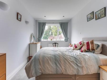 Bedroom 1 (2)