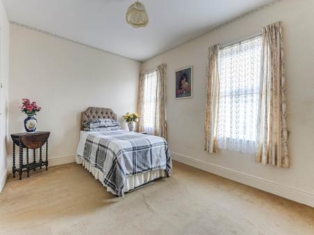 Bedroom 1 (2)