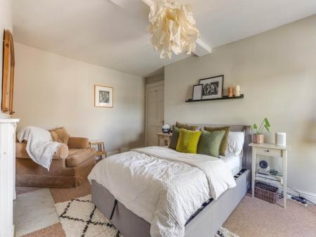 Bedroom 1 (3)