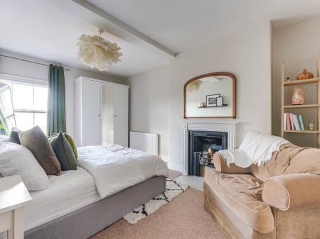 Bedroom 1 (2)