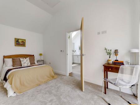 Bedroom 1 (3)
