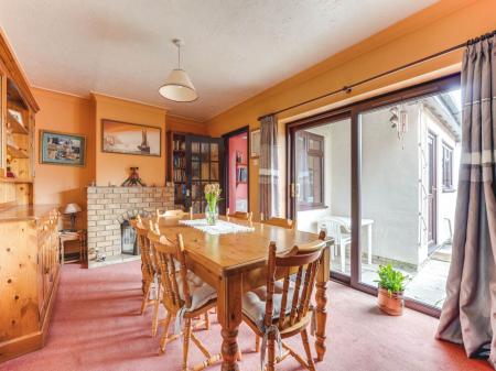 Dining Room (3)