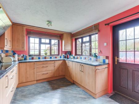 Kitchen (2)