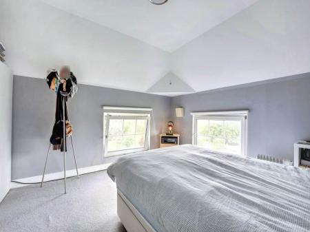 Bedroom 1 (2)