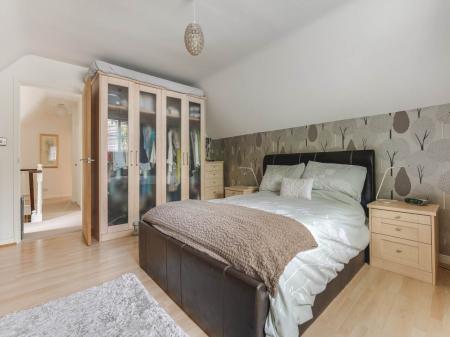 Bedroom 1 (2)