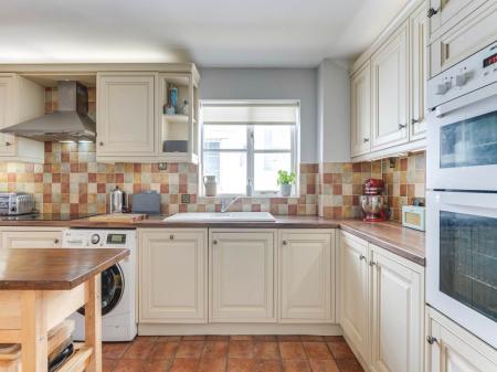 Kitchen (2)