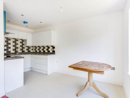 Victoria Place dining kitchen