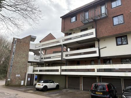 22 Stuart Court 4.jpg