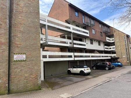 22 Stuart Court 1.jpg
