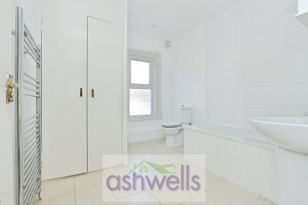 pbox-bathroom-344897.JPG