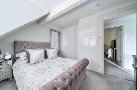 1300097-21-686bed...