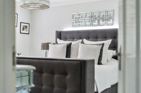 1300097-12-686bec...