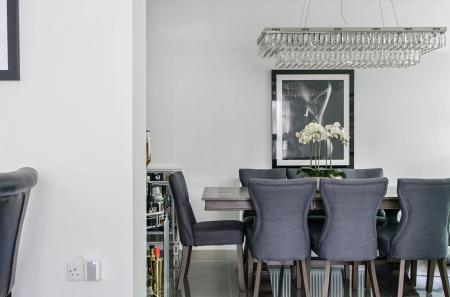 1300097-6-686beaa...