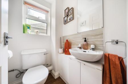 1331533-16-688925...