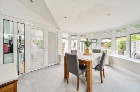 1320761-15-687942...