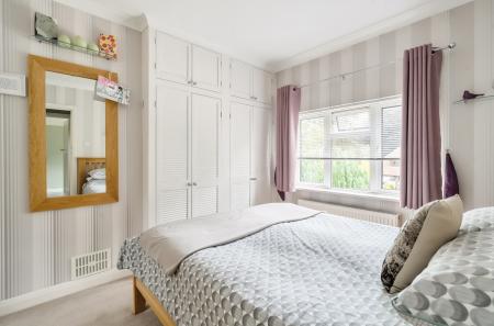 1320761-4-68793ef...