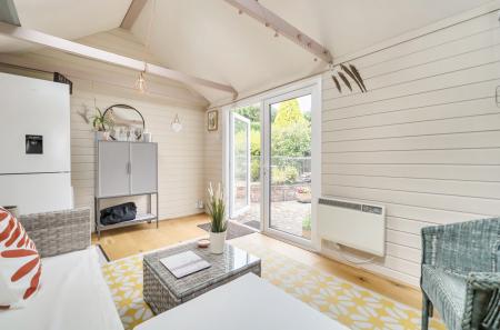 1320761-23-687944...