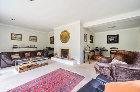 1331711-8-688cb9c...