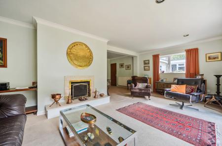 1331711-7-688cb9b...