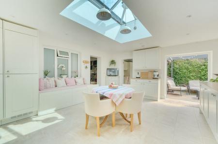 1335299-9-6894fb8...