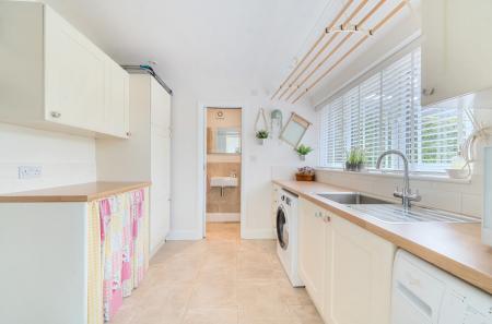 1335299-11-6894fb...