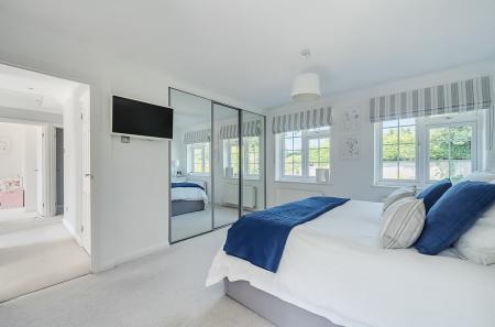 1336934-9-689b532...