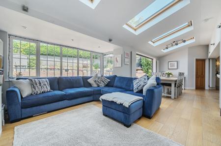 1336934-21-689b56...