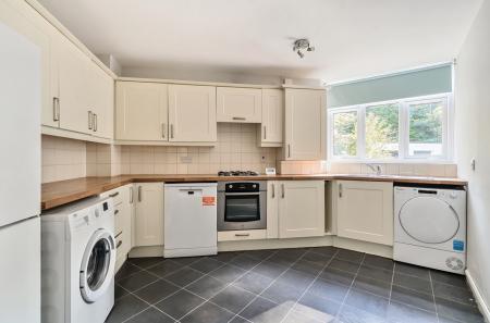 1334632-5-689b069...