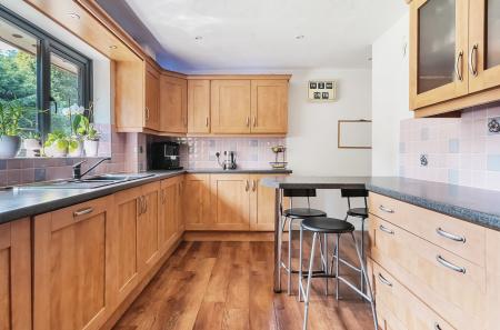 1334867-4-6896038...