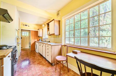 1344581-11-68b05a...