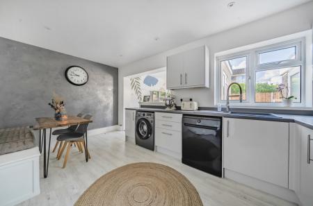 1347392-10-68b5c6...