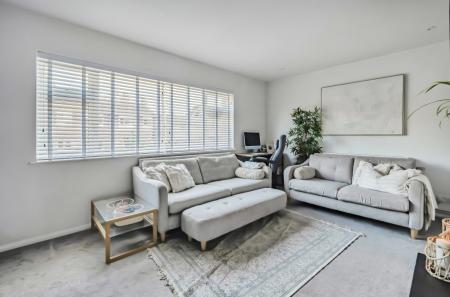 1347392-14-68b5c6...