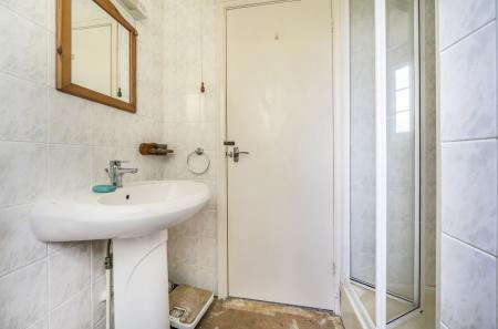 1343712-15-68a83b...