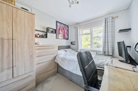 1343002-5-68a8c88...