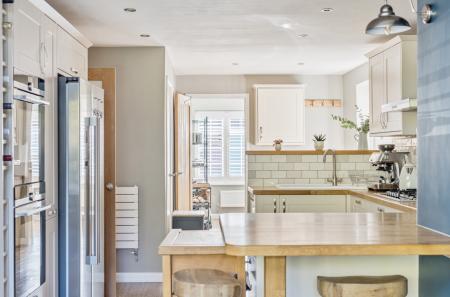 1343002-7-68a8c89...