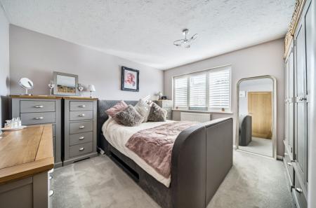 1343002-3-68a8c86...