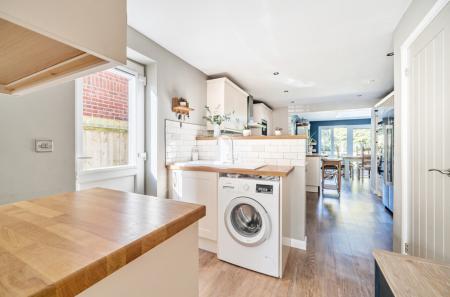 1343002-9-68a8c8a...