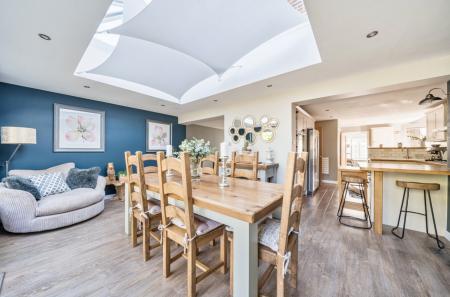 1343002-15-68a8c8...