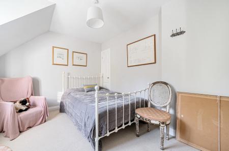 1348827-18-68da51...