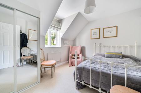 1348827-20-68da51...