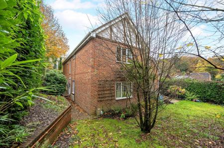 1373110-14-6904de...