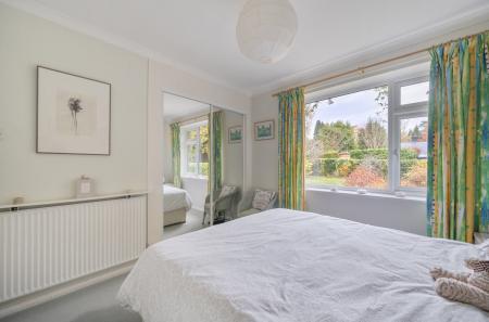 1375227-30-690b29...