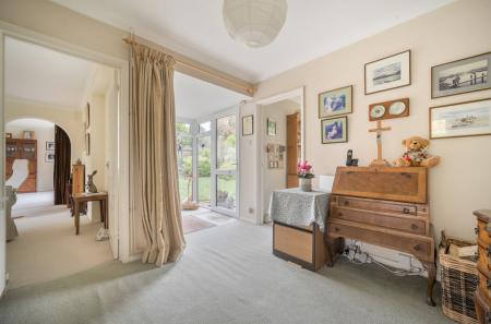 1375227-15-690b28...