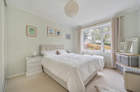 1375227-40-690b2a...