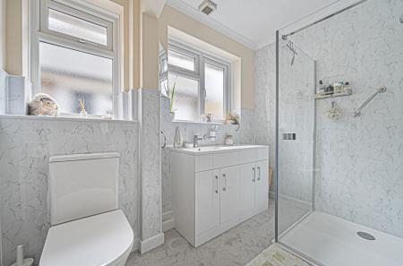 1375227-31-690b29...