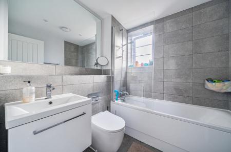 1375600-7-69145e2...