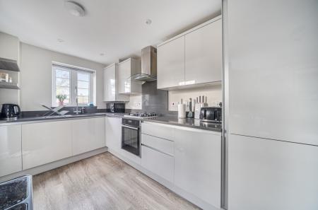 1375600-17-69145f...