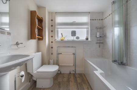 1381173-8-691af73...