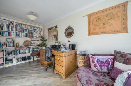 1381173-20-691af9...