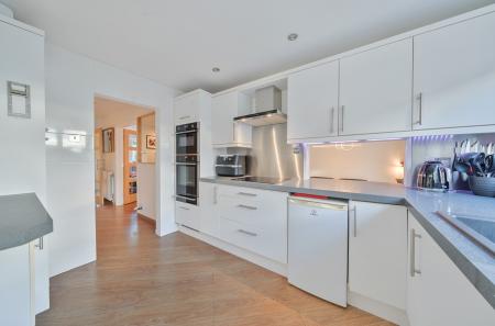 1385016-19-6925c6...